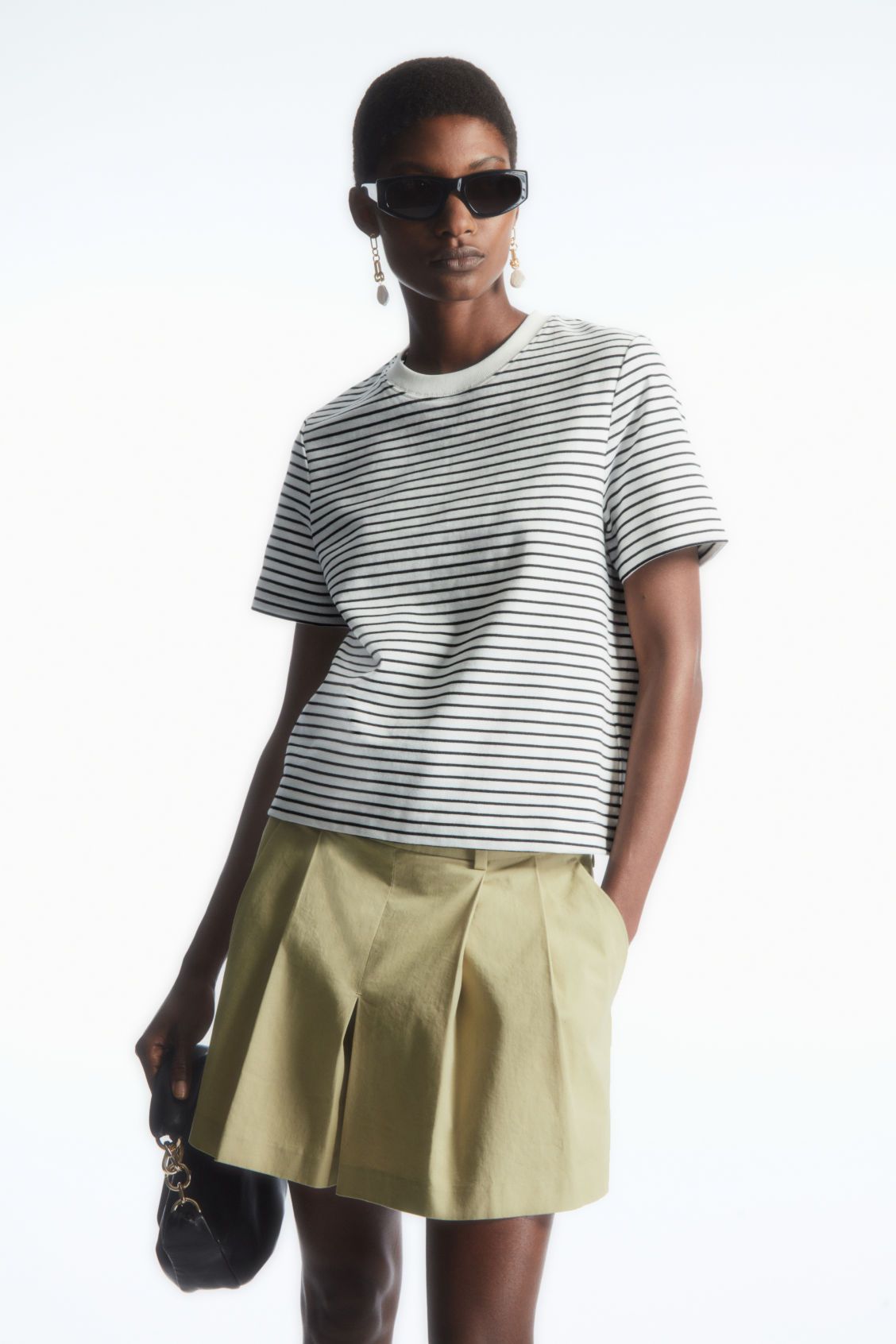 THE CLEAN CUT T-SHIRT