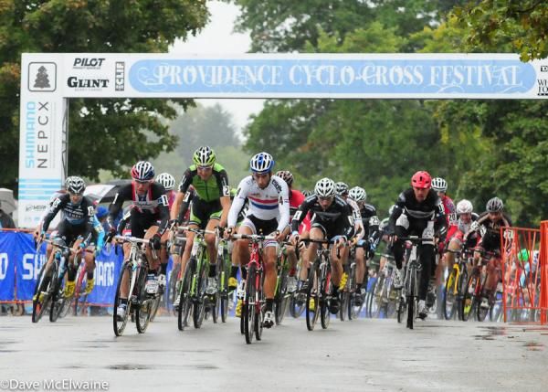 Ian Field (Hargroves Cycles-Specialized) taking the hole shot in the rain