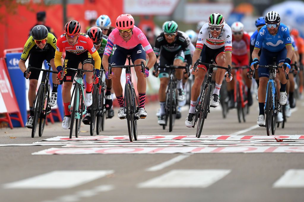 CIUDADRODRIGO SPAIN NOVEMBER 06 Arrival Sprint Dion Smith of New Zealand and Team Mitchelton Scott Primoz Roglic of Slovenia and Team Jumbo Visma Red Leader Jersey Magnus Cort Nielsen of Denmark and Team EF Pro Cycling Rui Alberto Faria Da Costa of Portugal and UAE Team Emirates Alejandro Valverde Belmonte of Spain and Movistar Team during the 75th Tour of Spain 2020 Stage 16 a 162km stage from Salamanca to Ciudad Rodrigo lavuelta LaVuelta20 La Vuelta on November 06 2020 in Ciudad Rodrigo Spain Photo by Justin SetterfieldGetty Images