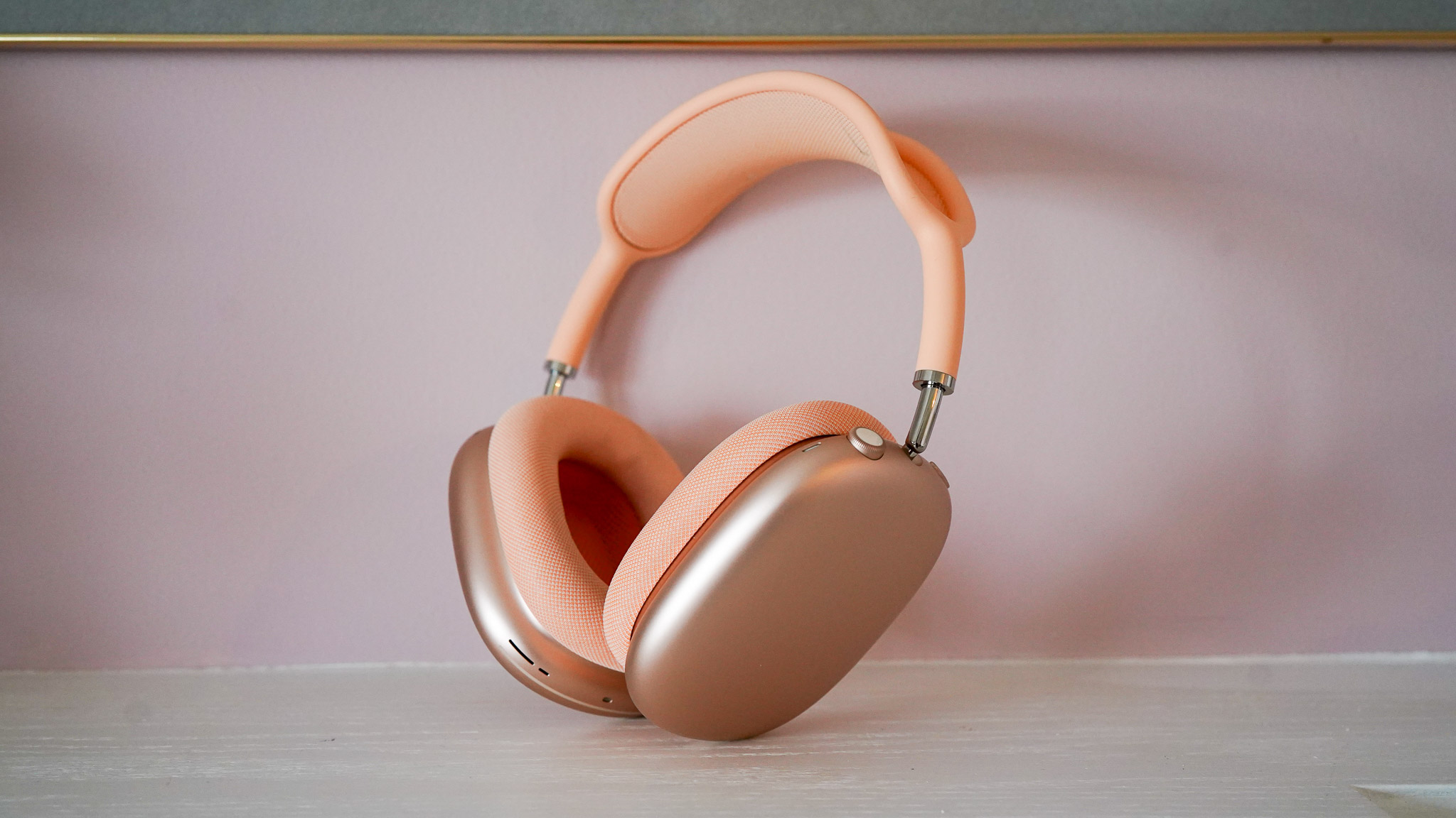 Apple AirPods Max vs Bose QuietComfort Ultra Headphones