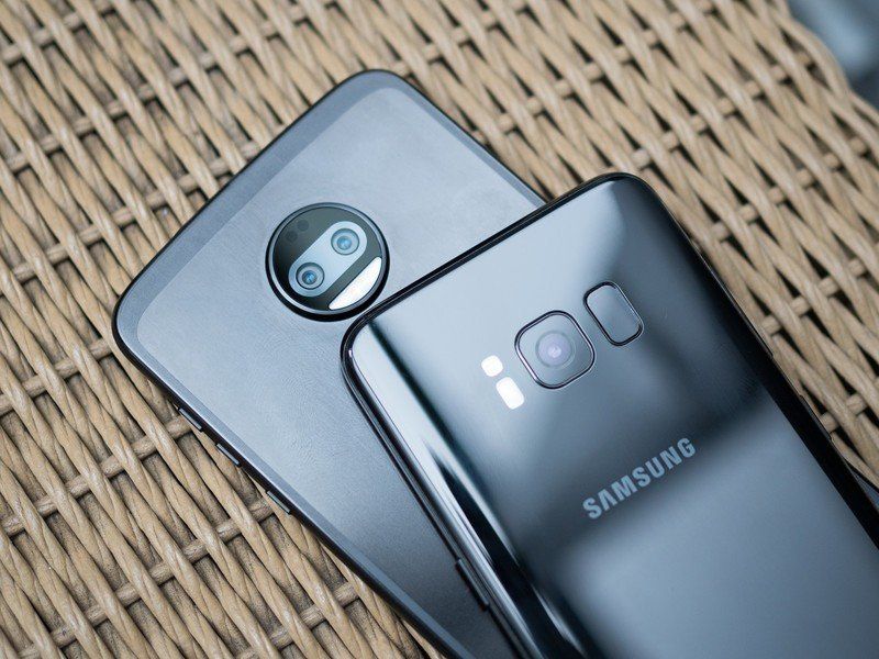 Moto Z2 Force vs. Galaxy S8