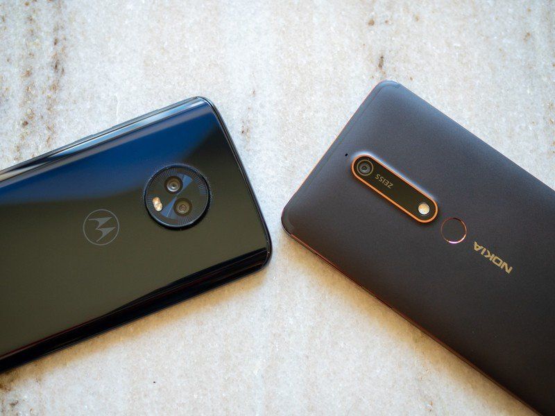 Nokia 6.1 and Moto G6 Plus