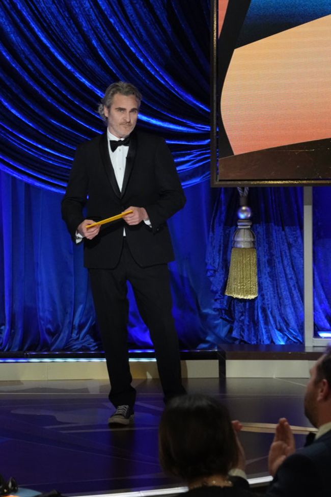 Joaquin Phoenix presents the award for best actor in a leading role, which went to Anthony Hopkins for 'The Father'