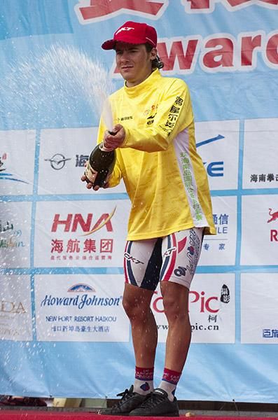Frenchman Justin Jules (Velo Club-La Pomme Marseille) still holds a six-second lead over Astana's Valentin Iglinskiy with two stages remaining.