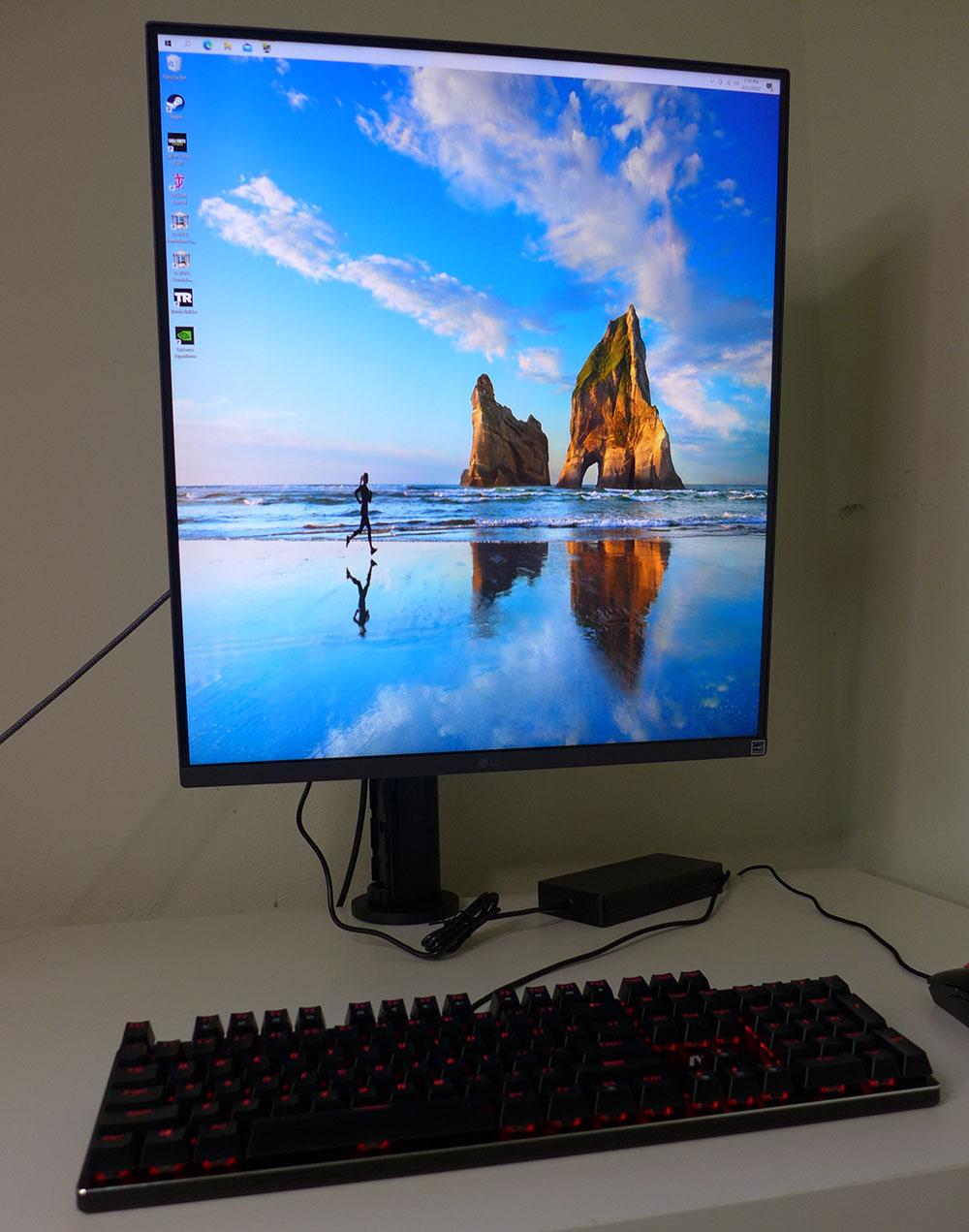 LG DualUp 28MQ780 Monitor Review: A Unique New Display Shape | Tom's ...