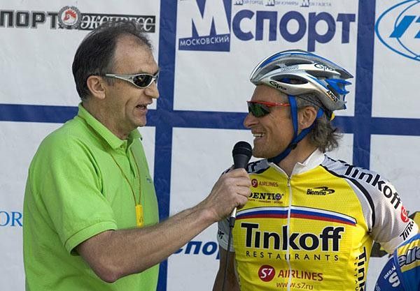 Oleg Tinkoff has a chat before a race in Moscow