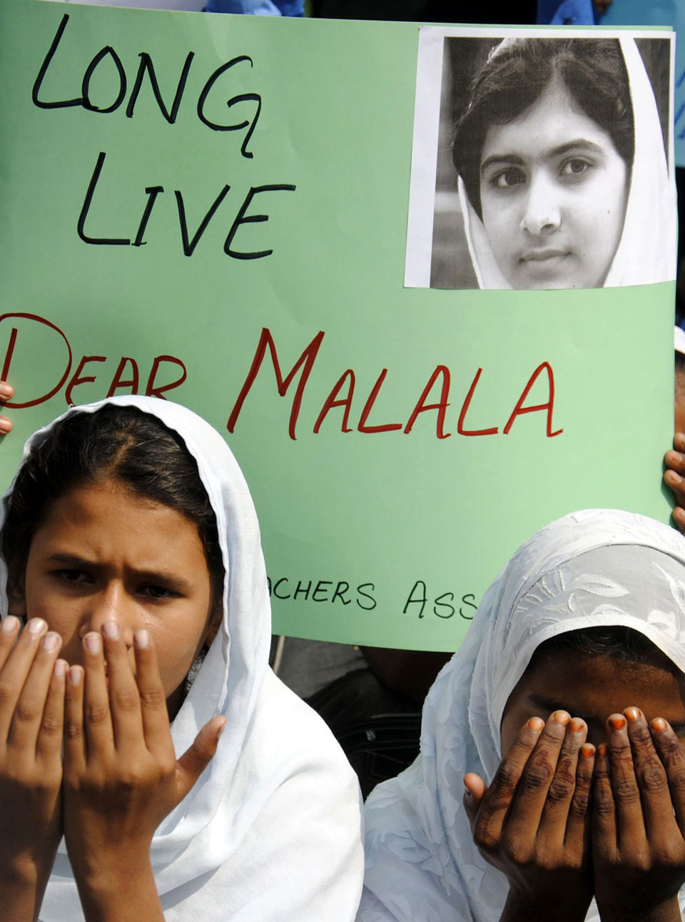 Malala Yousafzai Has Successful Cranial Surgery Marie Claire Uk 7912