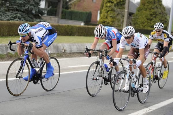 Gregory Habeaux (Verandas Willems), Jean Zen (Palmans-Cras), Steven Van Vooren (Topsport Vlaanderen - Mercator) and Lloyd Mondory (AG2R La Mondiale) formed the early break.