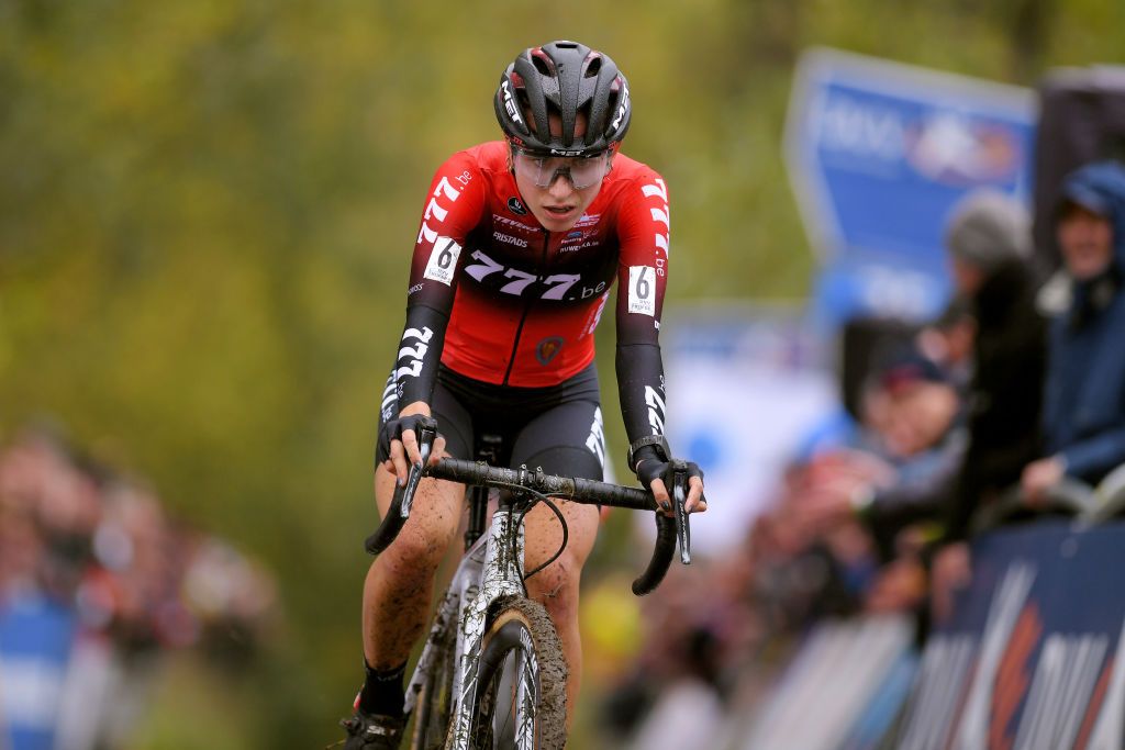 Yara Kastelijn (777.be) during the race
