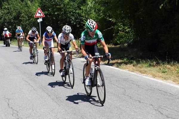 Noemi Cantele (Garmin-Cervelo) leads Amanda Miller (HTC-HighRoad) and Christel Ferrier-Bruneau (Gauss Rdz Ormu) in the break