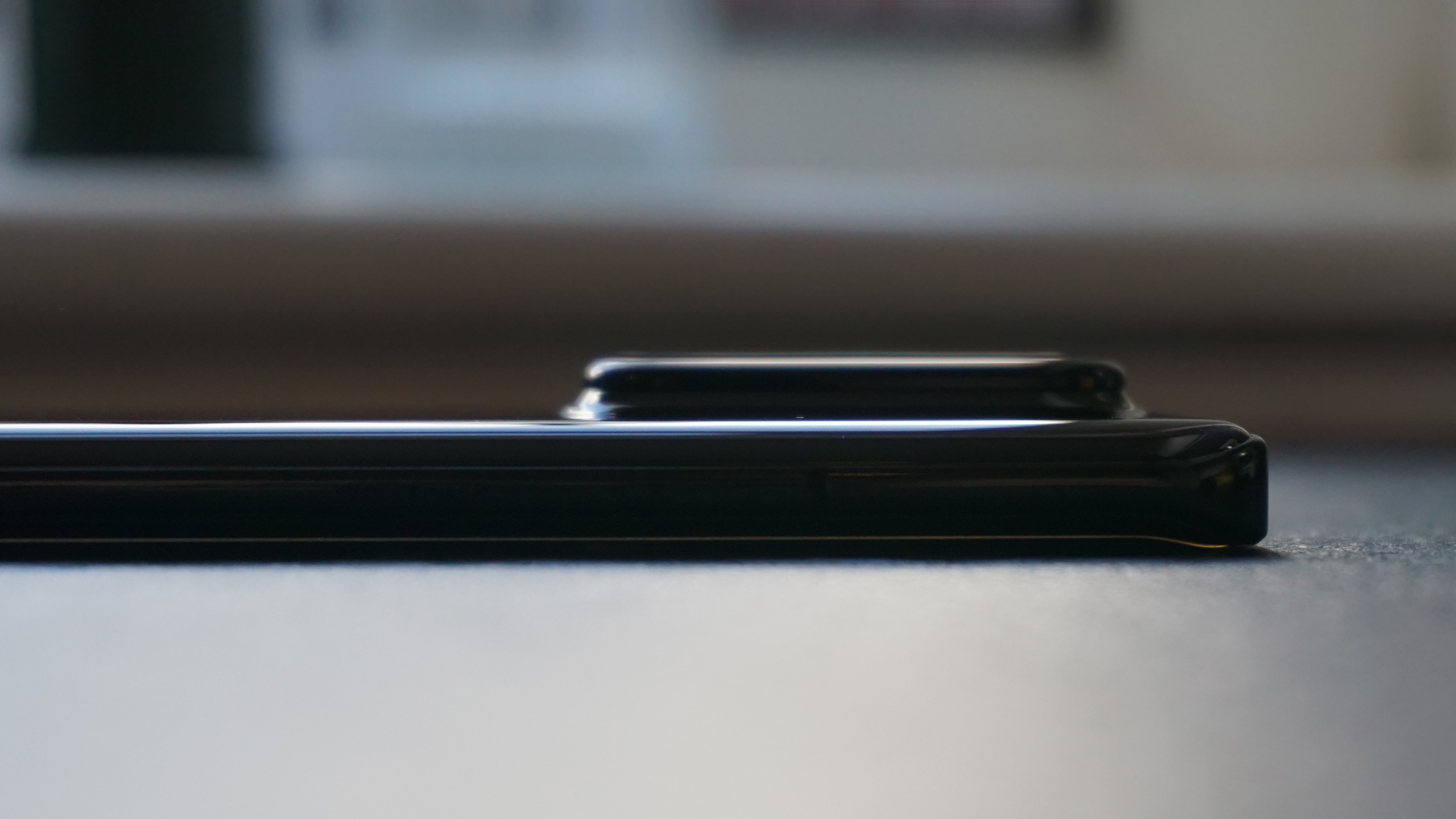 Xiaomi 13 Pro review side camera bump