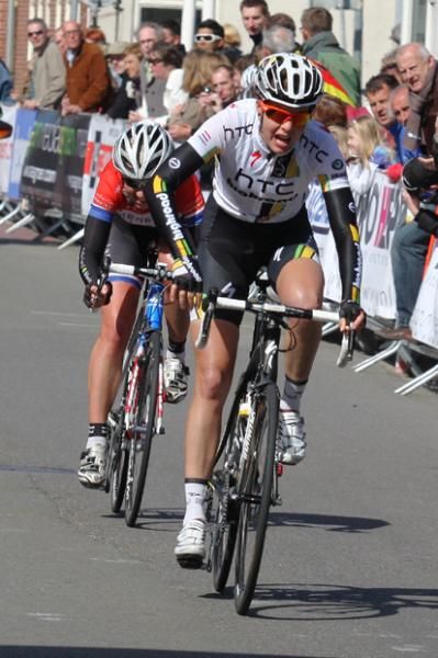 Adrie Visser (HTC Highroad Women) wins the stage