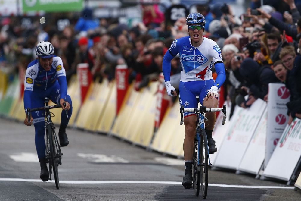 Arnuad Demare wins the opening stage of 2017 Paris-Nice