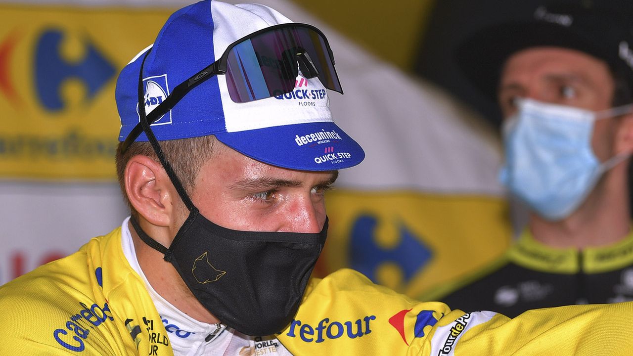 Remco Evenepoel new Oakley Sutro sunglasses