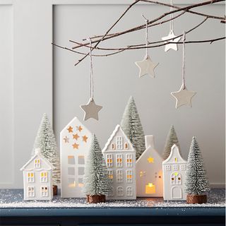 Christmas candle ideas with mini white house candles