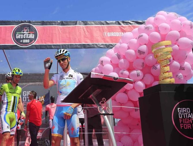Fabio Aru (Astana) signs on