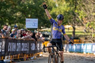 Andrew Strohmeyer wins race number five in a row at Charm City CX