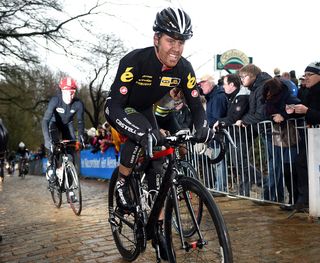 Tyler Farrar (MTN) struggles in the conditions