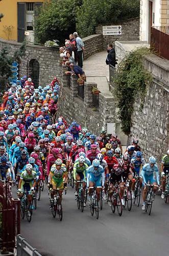 The gruppo owned the streets in Azione.