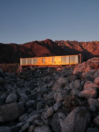 Single-storey home in rocky desert setting, Desert Palisades, Palm Springs house by architects Woods + Dangaran