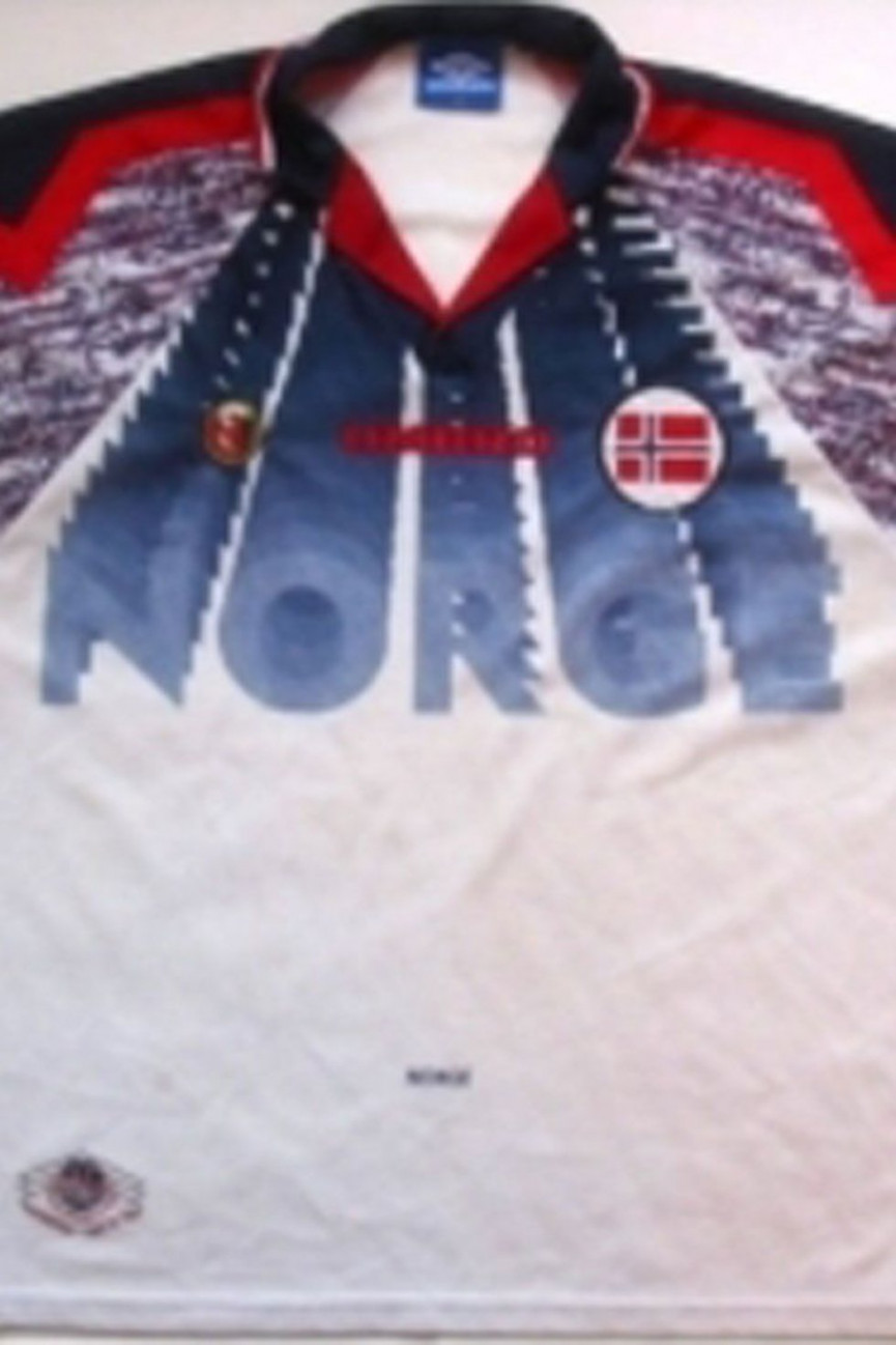 50-worst-football-kits-ever-36-1556697310-Ahqv-column-width-inline