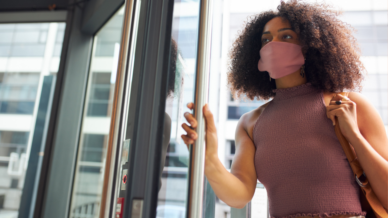 So, does Omicron cause stomach pain? 5 red flags you've got the variant