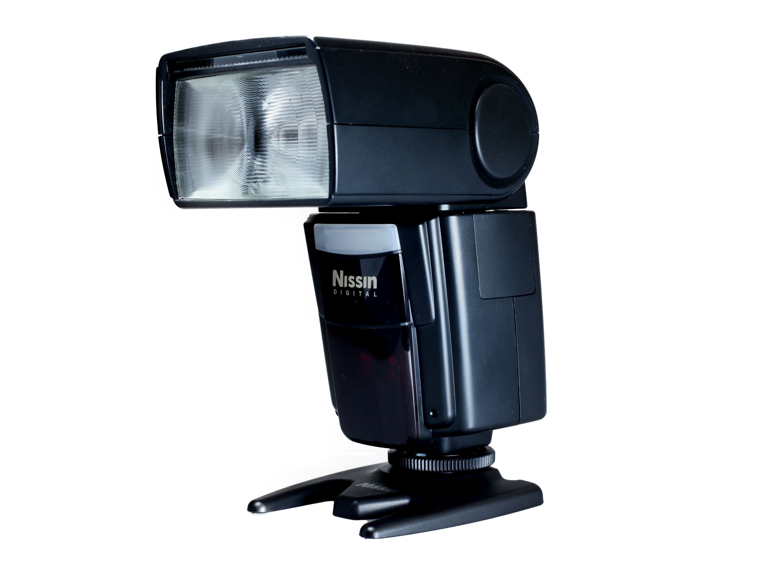 Nissin launches radio-controlled Di700A and Commander Air 1 