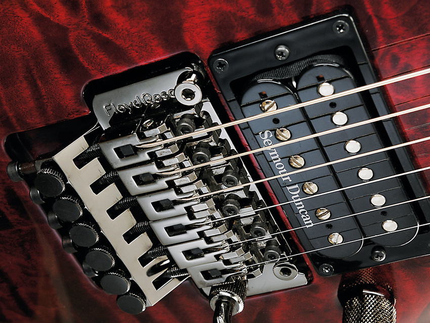 The coil-split Seymore Duncan humbuckers offer great sonic versatility