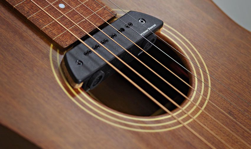 The Seymour Duncan Mag Mic pickup is an optional extra. Anderwood fits it properly, including reaming out the endpin and adding some cork spacers