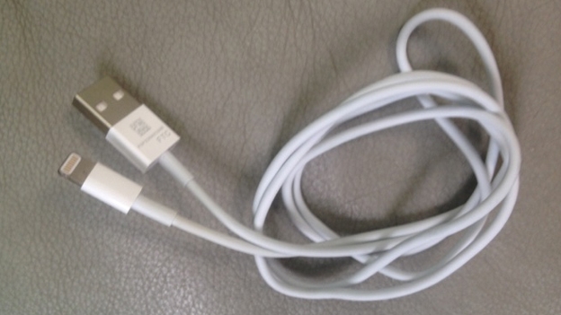 Apple iPhone 5 charger USB cable leaked | T3