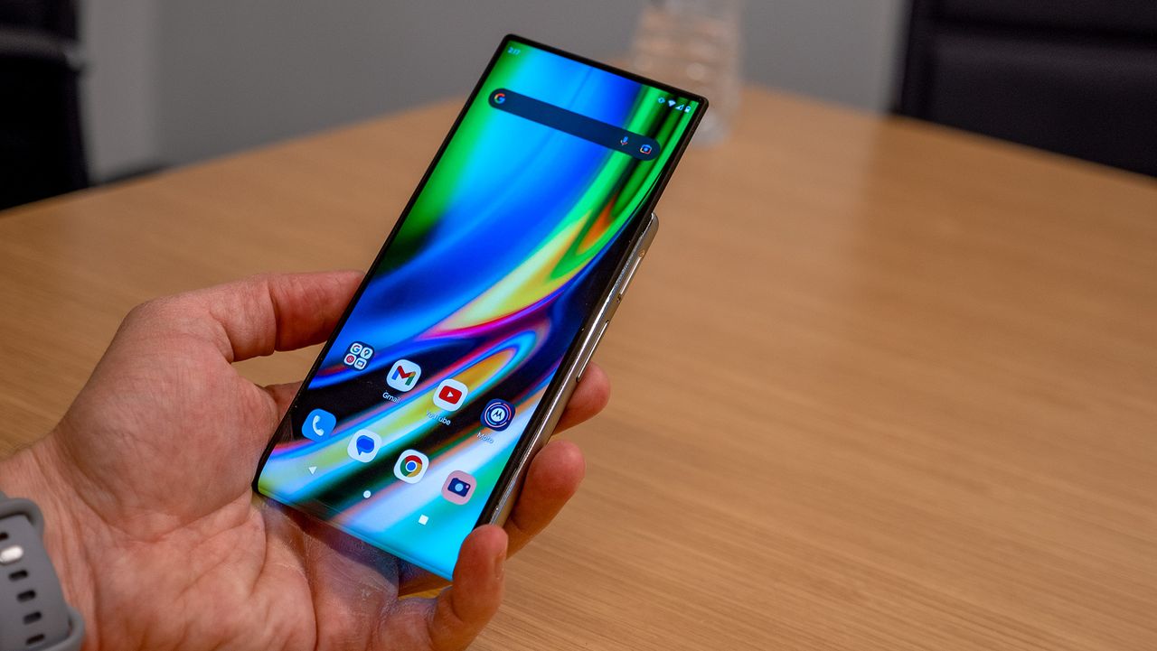 Motorola Rizr foldable phone concept