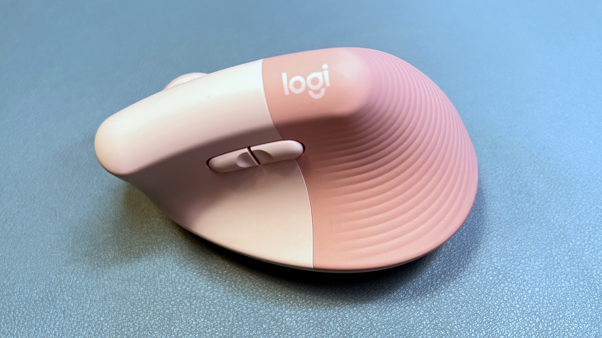 Logitech Lift Vertical Ergonomic Mouse Review 