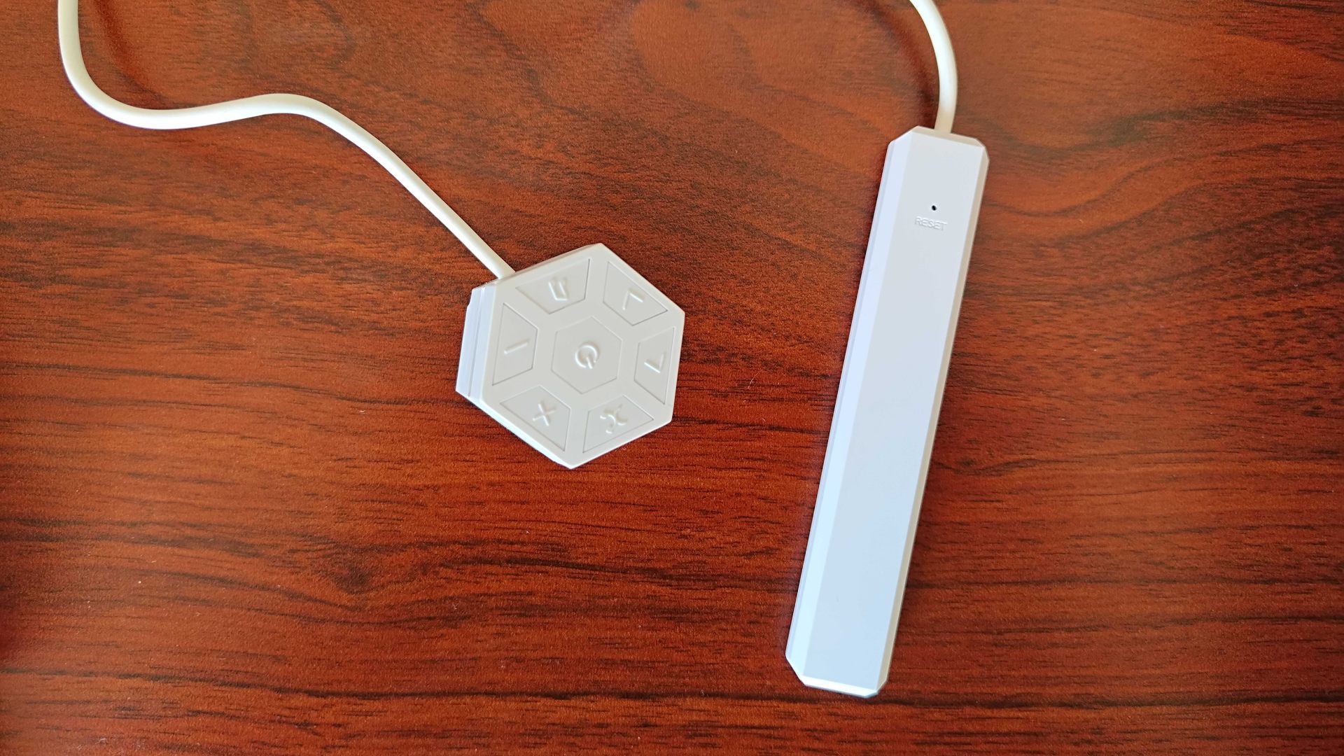 Nanoleaf Lines power button and receiver