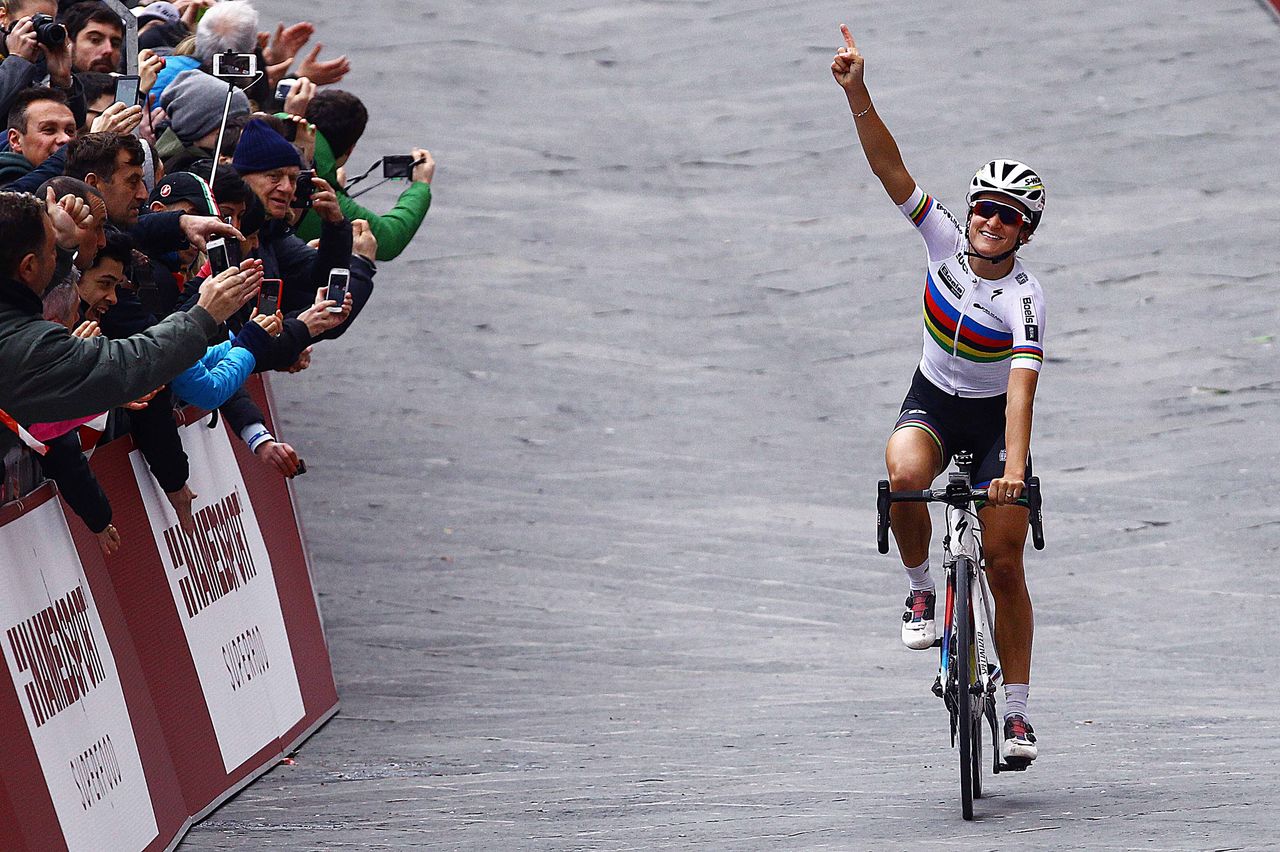 Lizzie Armitstead (Boels-Dolmans) wins Strade Bianche