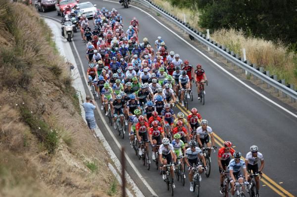 The peloton heads for Thousand Oaks