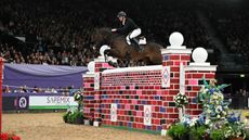 HAH484.lb_HOYS_2024_Showjumping_Peter_nixon_future_owns.Joseph_TRUNKFIELD_LOCOMOTION_HOYS_PN24_173711.jpg