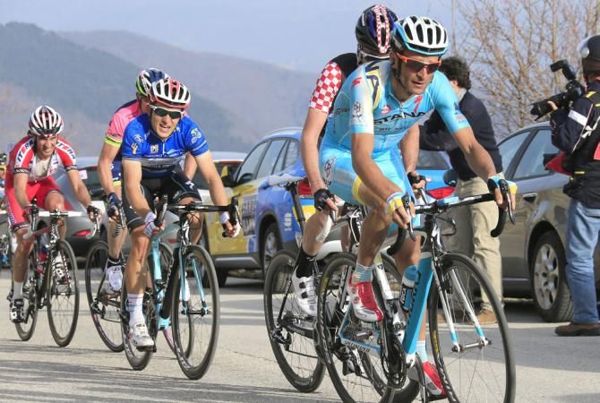 Michele Scarponi (Astana) leads the chase