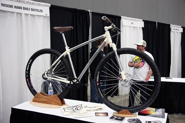 New builder Rosene showed off this gorgeous lugged stainless steel singlespeed.