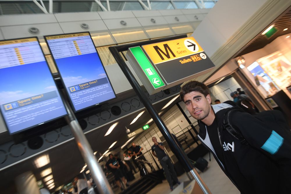 Mikel Landa at the Dutch airport waiting for the flight to Italy.