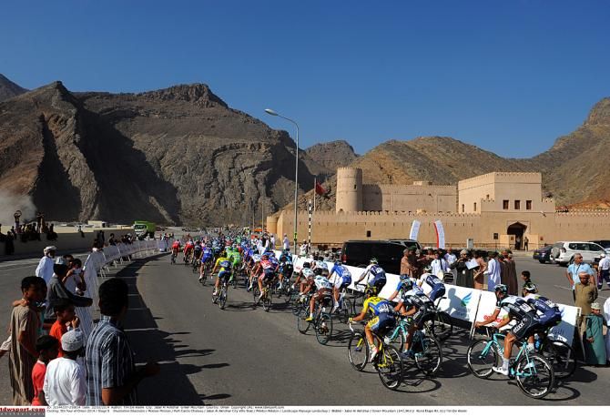 The peloton on stage 5 of the Tour of Oman