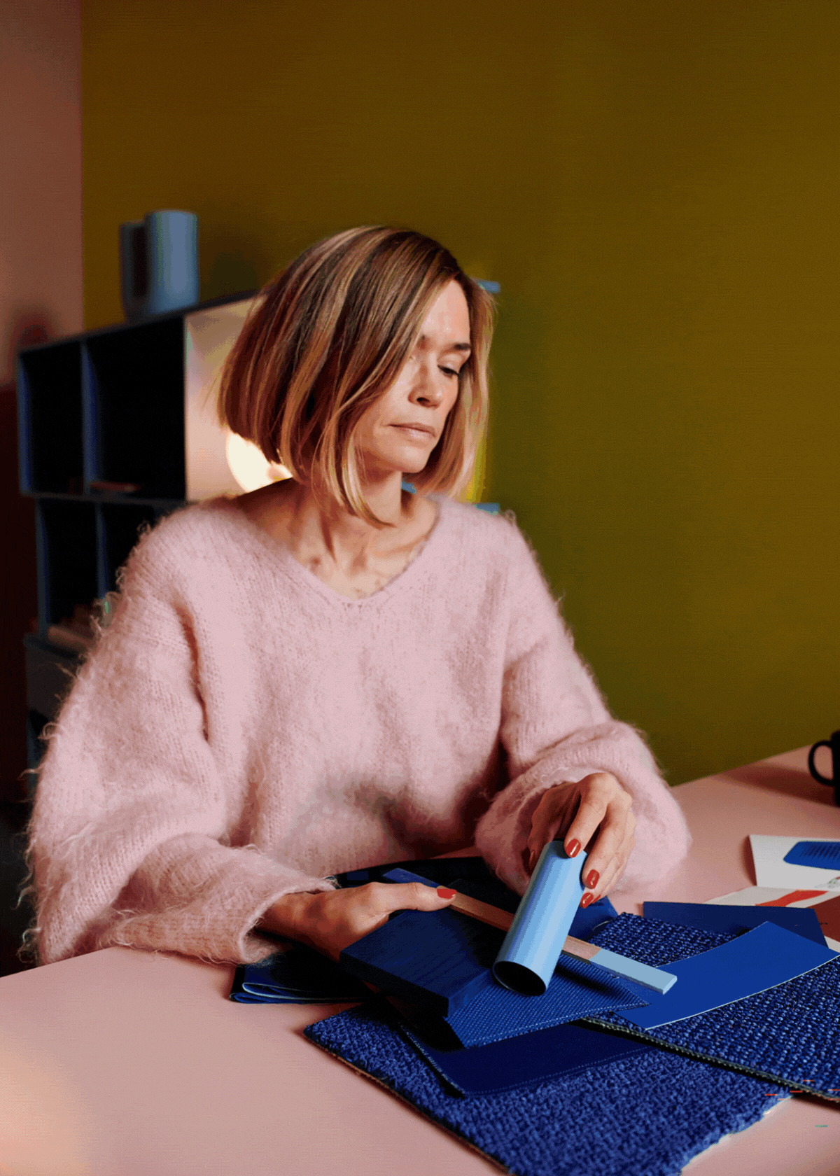 A gif of Teklan in the process of creating the bluetooth lamp speakers