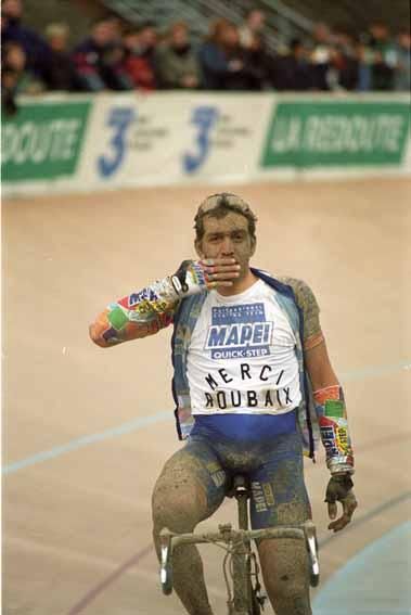 Franco Ballerini returned to Mapei to end his career at Paris-Roubaix in 2001.