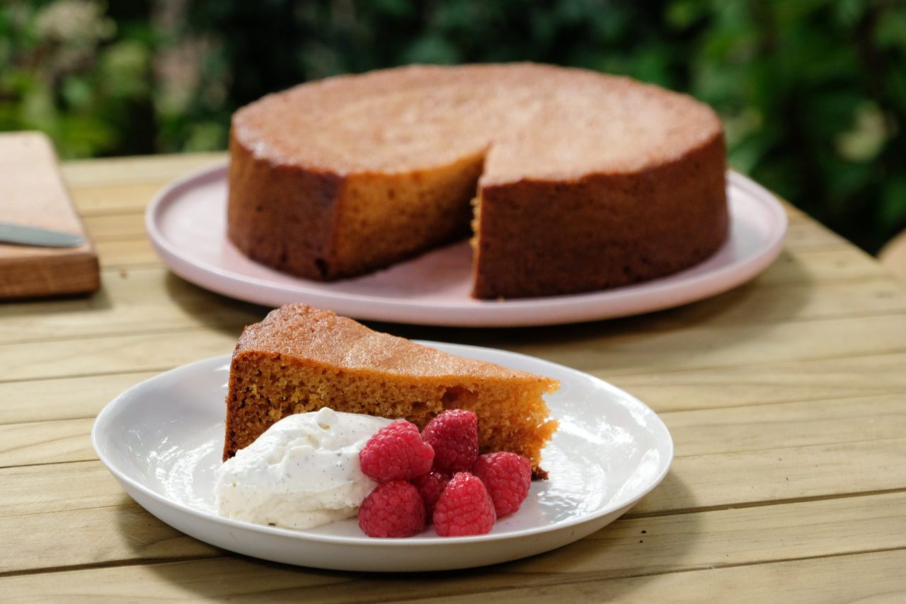 Tom Kerridge&#039;s Honey Cake.