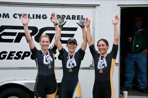 Women's podium (L to R): Elle Anderson, Andrea Smith, Crystal Anthony
