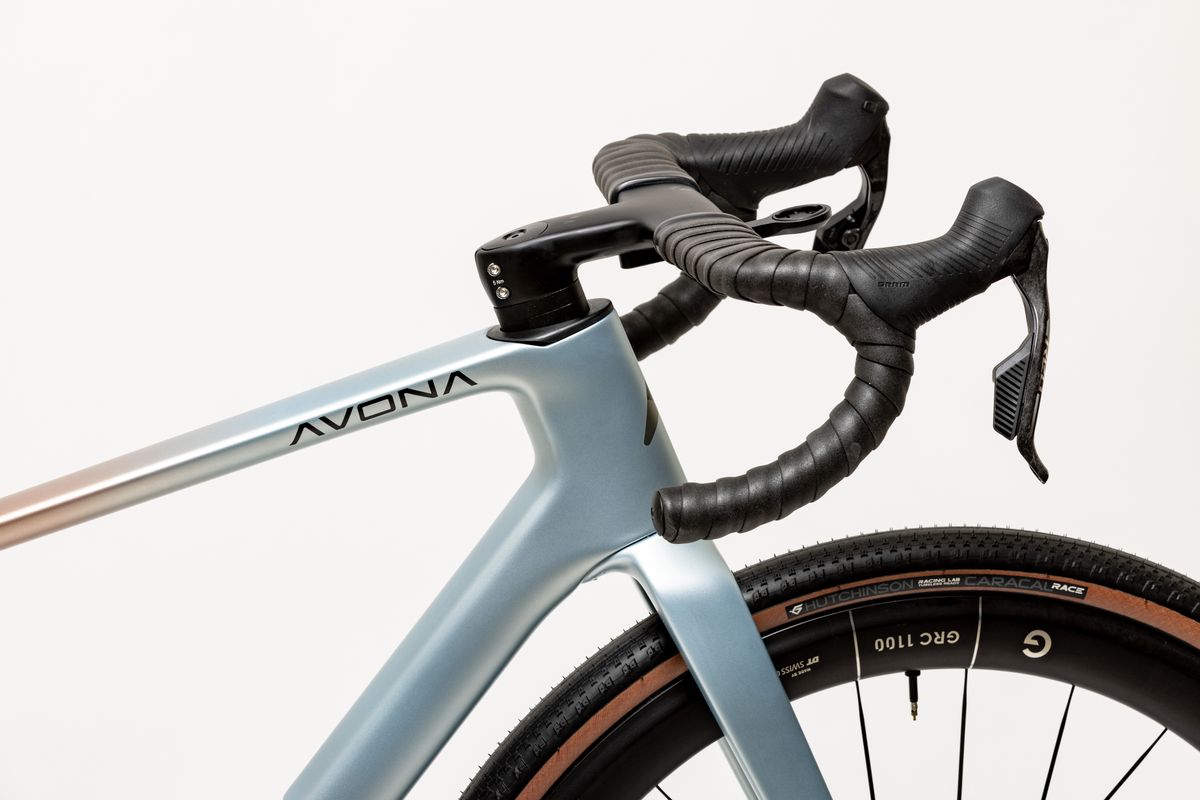 A custom painted Avona Callis gravel bike