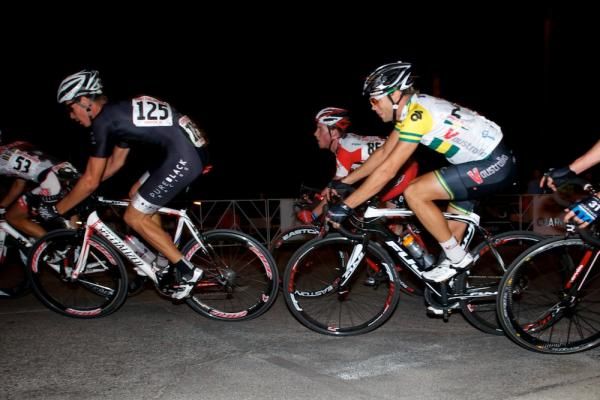 Jonathan Cantwell (V Australia) bides his time.