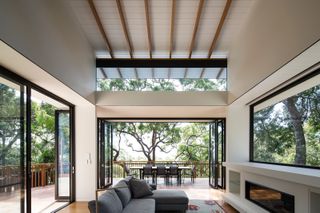 The main living space, Palm Beach Tree House by Richard Cole Architecture