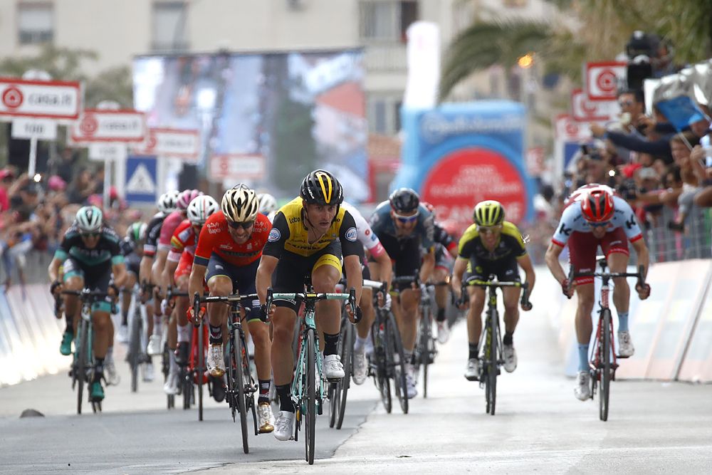 Enrico Battaglin (LottoNL-Jumbo) wins stage 5 at the Giro d'Italia