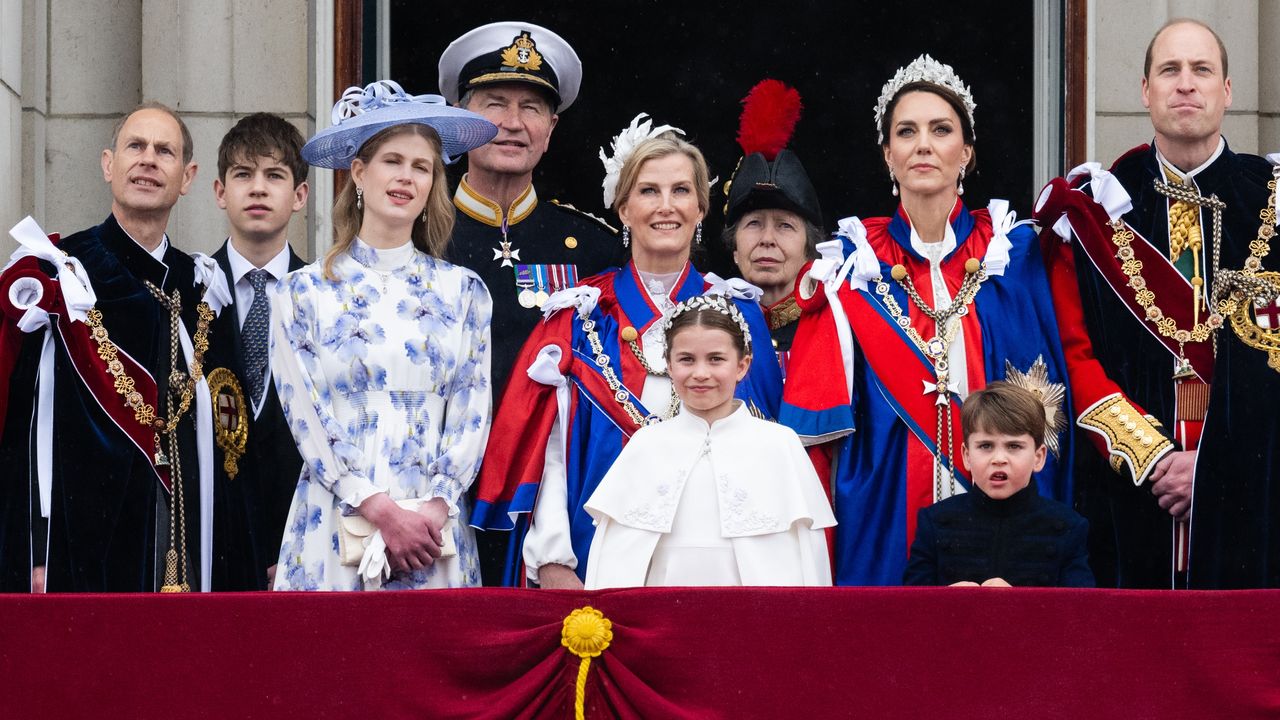 The Royal Family on the Buckingham Palace balcony