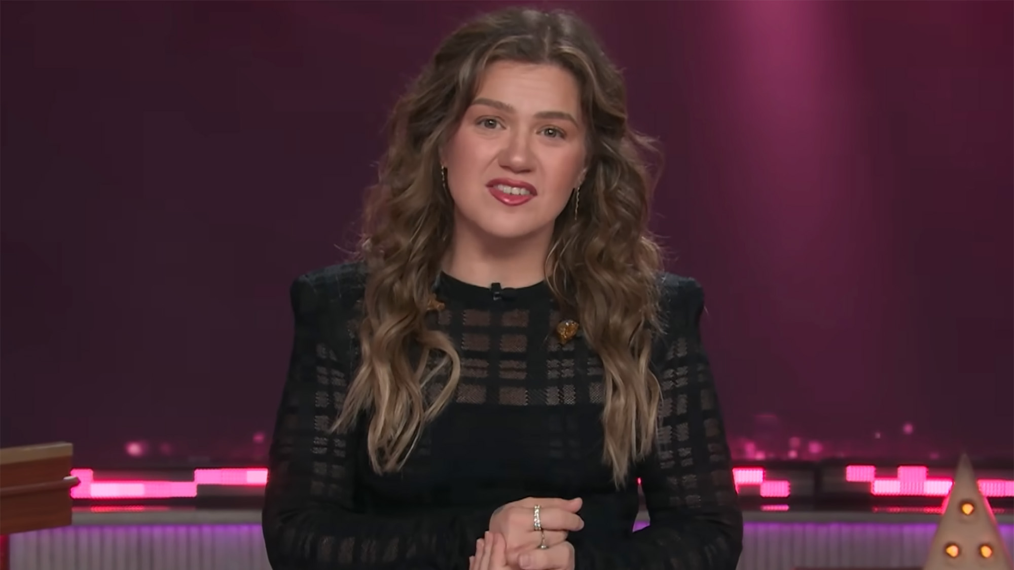Kelly Clarkson wore a black dress and said goodbye to fans during the final episode of The Kelly Clarkson Show.